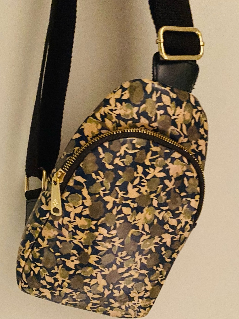 Patricia Nash Olive / Camo Crossbody Sling Bag